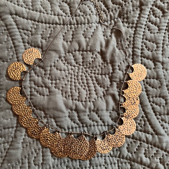 Bundle of 8 necklaces some chunky, some long, some short/choker - Picture 4 of 10